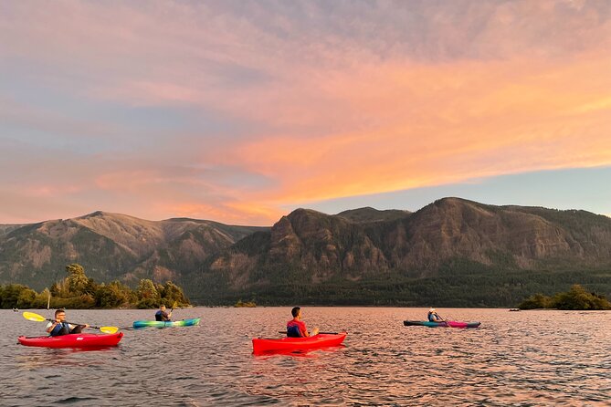 Sunset Kayaking in the Columbia River Gorge - Wildlife Encounters