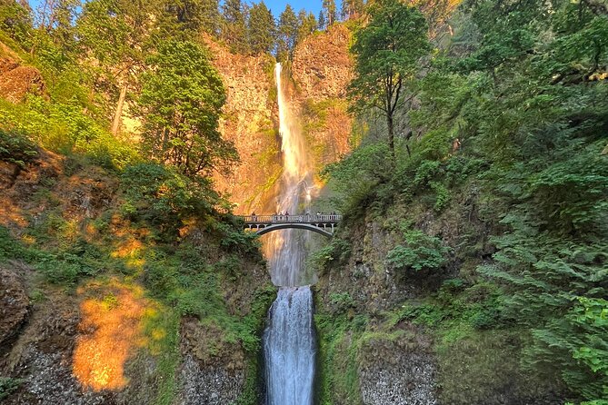 Sunset Tour of Multnomah Falls Plus Vista House and Other Falls - Tour Accessibility