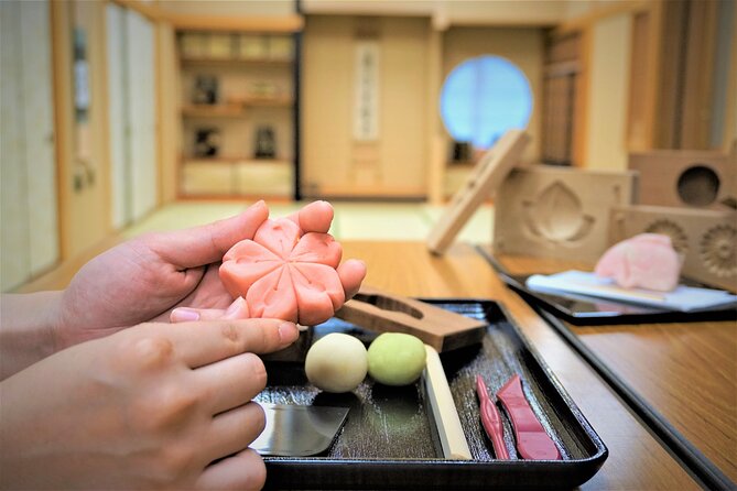 Tokyo 6 H Private Guided Tour & Japanese Sweets Making Experience - Accessibility