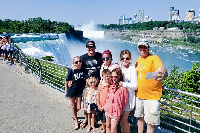 Tour of the Maid of the Mist and Cave of the Winds in Spanish - Accessibility and Requirements