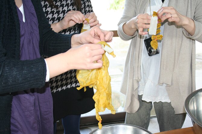 Tradistional Kusaki-zome Dyeing Experience in Kagoshima - Taking in the Cultural Atmosphere