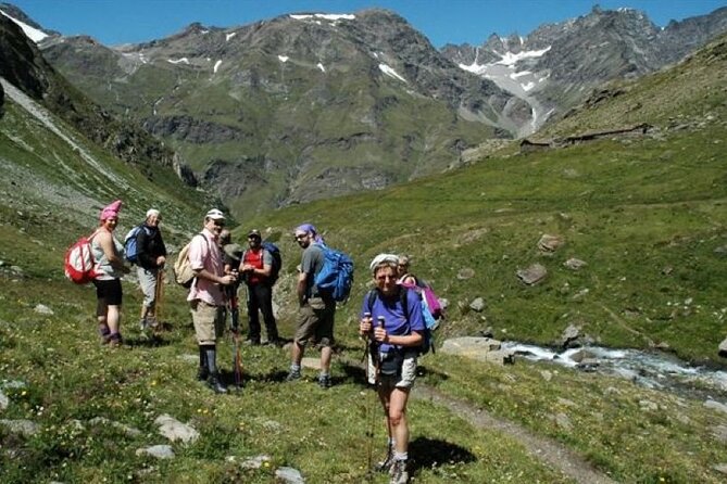 Trekking in the Park With Lunch in a Mountain Hut - Daily Schedule and Timing