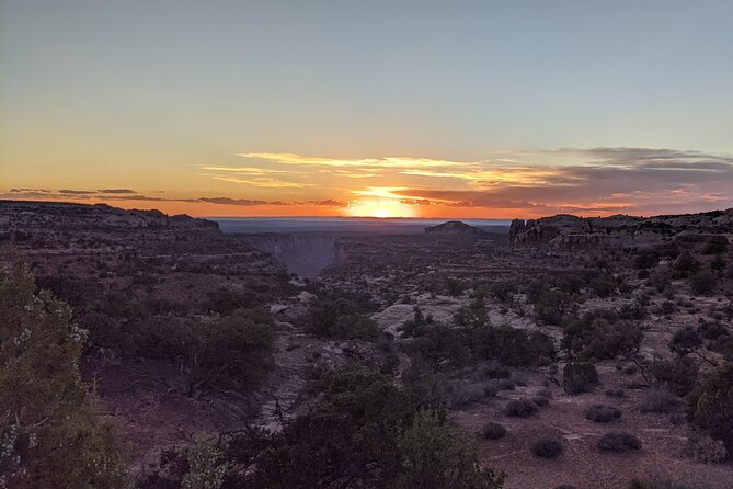 Unique Sunset In Moab: Canyonlands, Long Canyon by 4x4 & Hike - Scenic Hiking Adventure