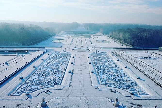Vaux-Le-Vicomte Castle Private Guided Half-Day Tour From Paris - Availability and Booking