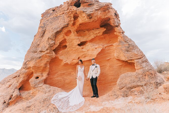 Wedding in French at Valley of Fire - Floral Arrangements