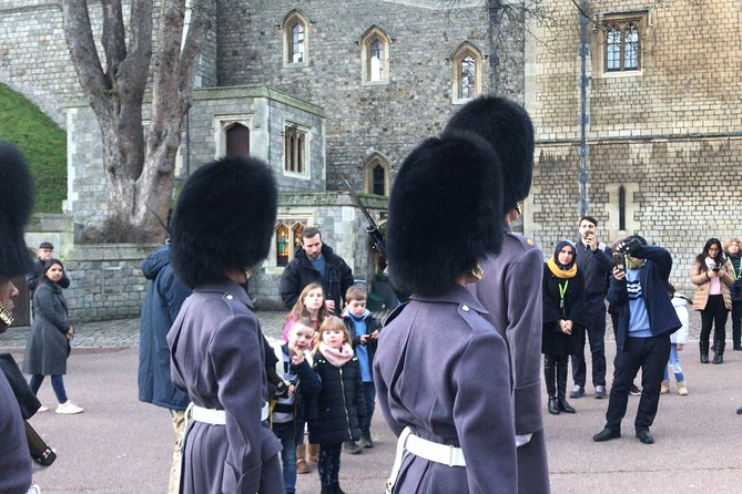 Windsor Castle & Hampton Court Palace: A Royal Saga - Marveling at Architectural Masterpieces