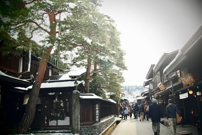 1 Hour Private Photoshoot at Gifu From Hida to Takayama - Additional Considerations