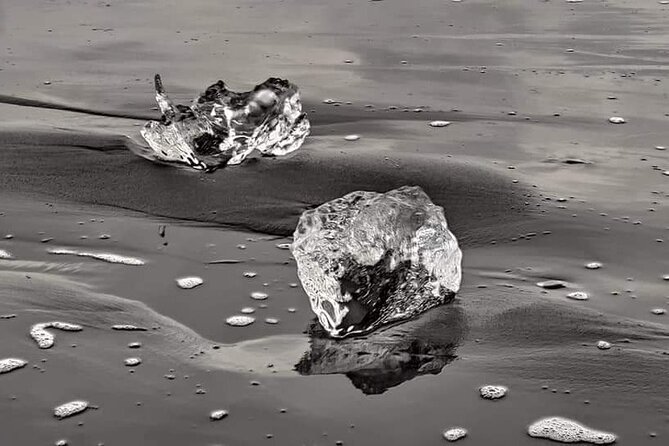 2-Day Southern Iceland, Glacier Lagoon and Diamond Beach Tour - Day 2: Glacier Lagoon and Diamond Beach