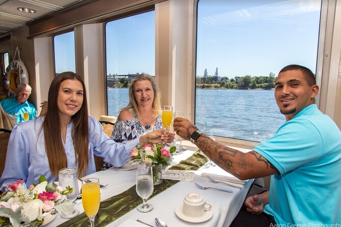 2-hour Champagne Brunch Cruise on Willamette River - Pricing and Reservations