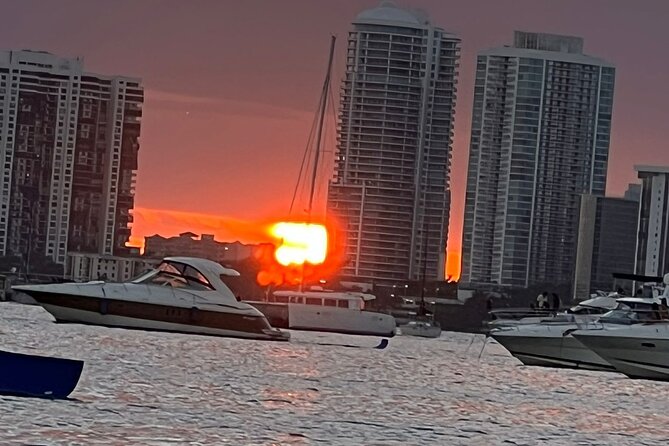 2-Hours Private Miami Boat Tour With Champagne - Highlights of the Tour