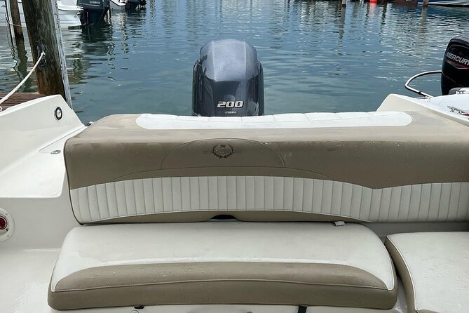 24 Ft Miami Bay: Private Boat, Gas Included , 8 People, Captained - Itinerary Flexibility