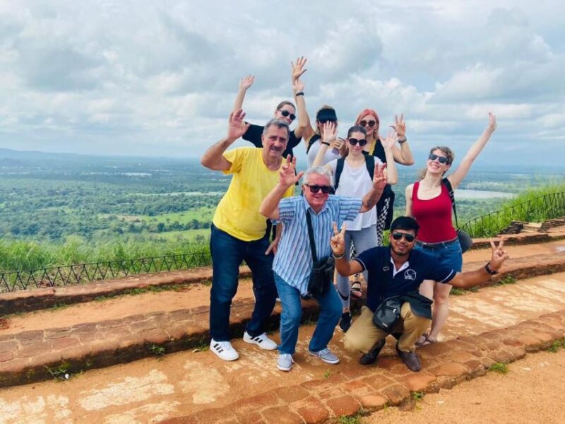 8-Day Sri Lanka Classic Tour: Private Driver & Accommodation - Accommodations and Amenities