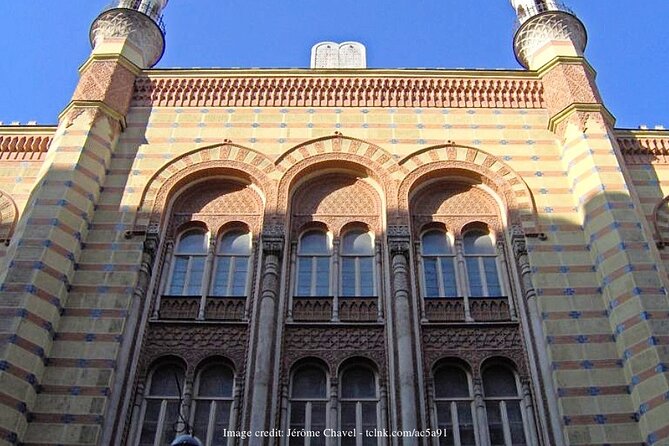 A Day in Budapest: Private Tour With Tickets Included - Meeting and End Points
