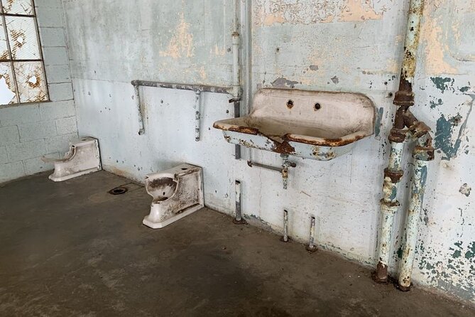 Alcatraz Night Tour With Muir Woods Review - Alcatraz Island Experience