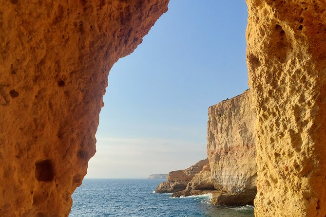 Algarve Private Transfers - Location and Accessibility