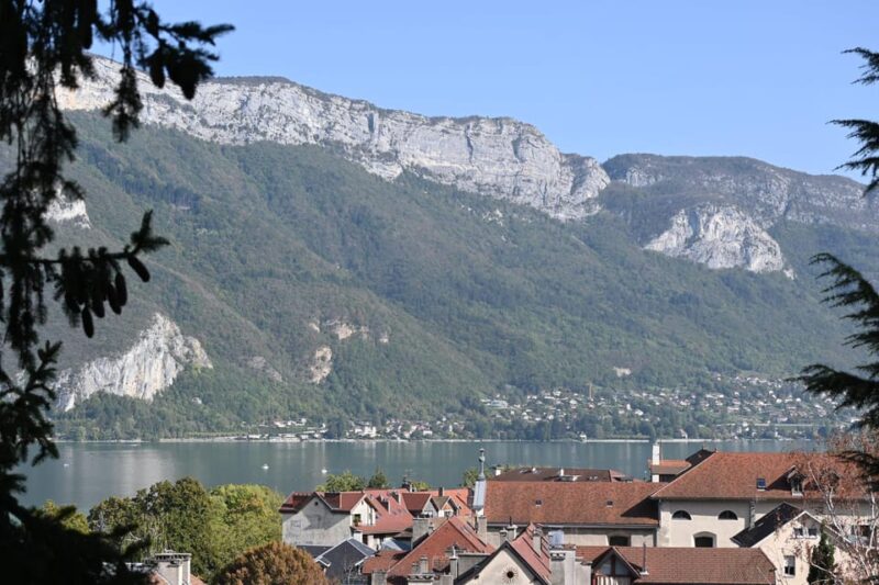 Annecy Old Town - Encountering Emblematic Characters