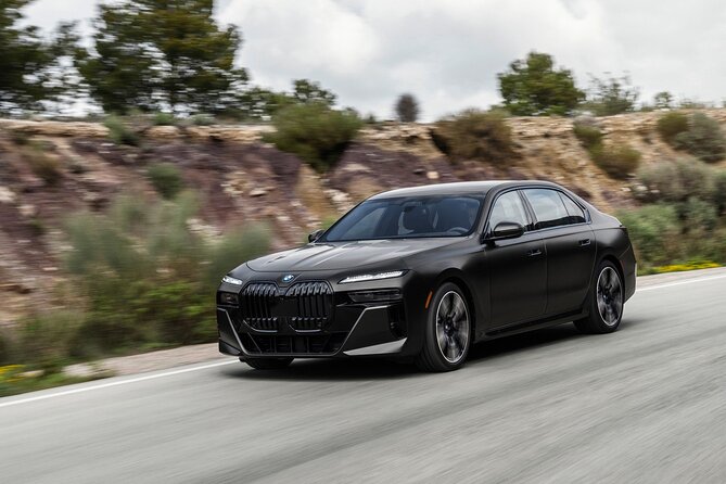 Arrival Transfer From Laguardia Airport LGA to Manhattan by Car - Booking Your Transfer
