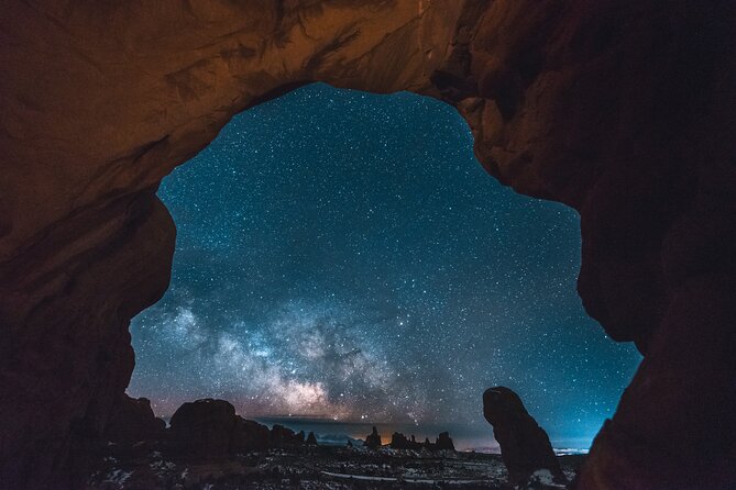Astro-Photo, Hiking and Stargazing Tour in Arches National Park - Gear and Equipment Provided