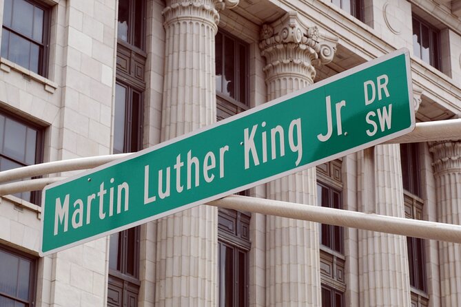 Atlanta: Martin Luther King Quest Experience Review - Reaching the "Behold" Sculpture Destination