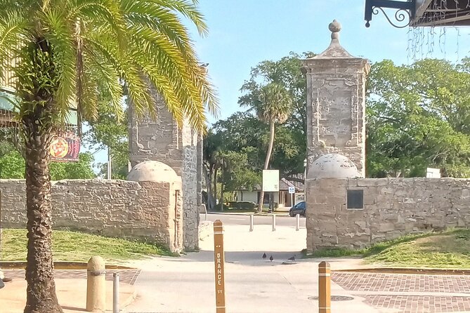Audio Guide to the Ghosts of St Augustine's North Side - Uncovering the Supernatural: Self-Guided GPS Tour