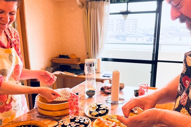 Authentic Vegetarian Sushi Cooking Class in Osaka - Cooking Tools and Class Size