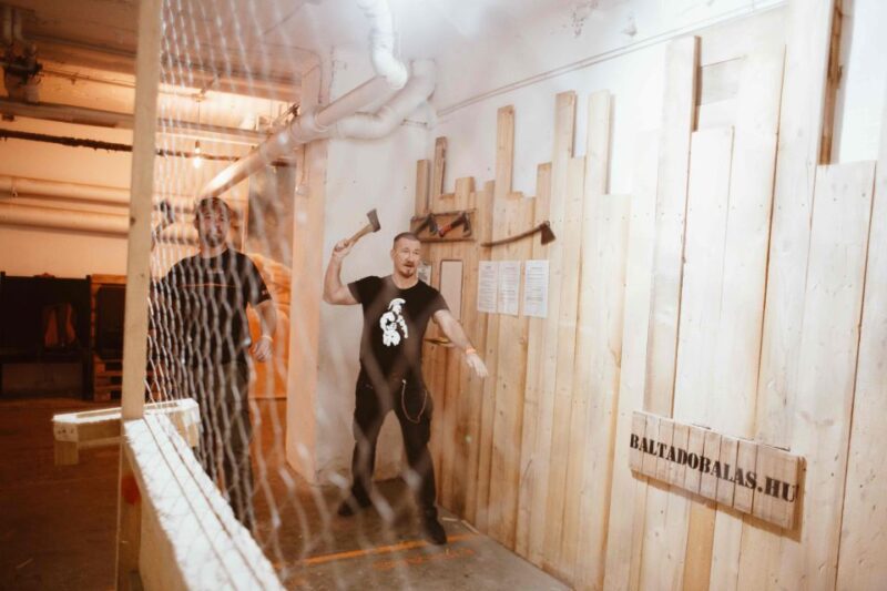 Budapest: Axe Throwing Experience - Game Structure and Competitions