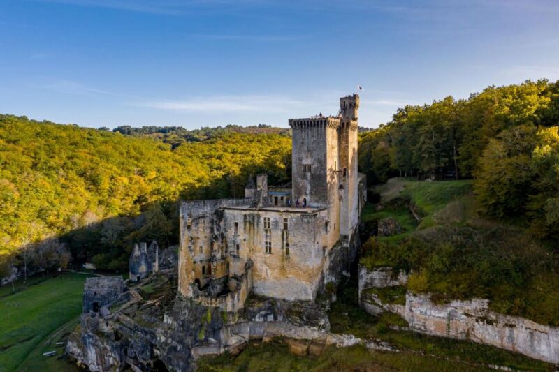 Château De Commarque: the Mystery of the Forgotten Fortress - Audioguide and Free Visit Booklet