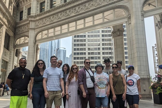 Chicago Highlights Walking Tour Review - Maximum Travelers and Tour Duration