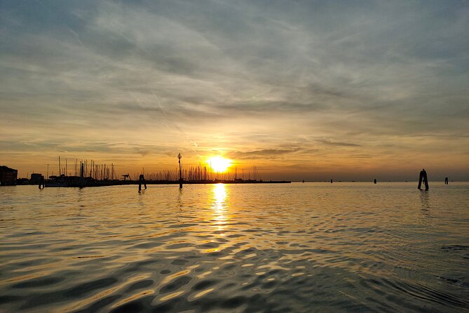 Chioggia: Canals Boat Tour and Take Picture of Cruise Ship - Unique Features of the Experience