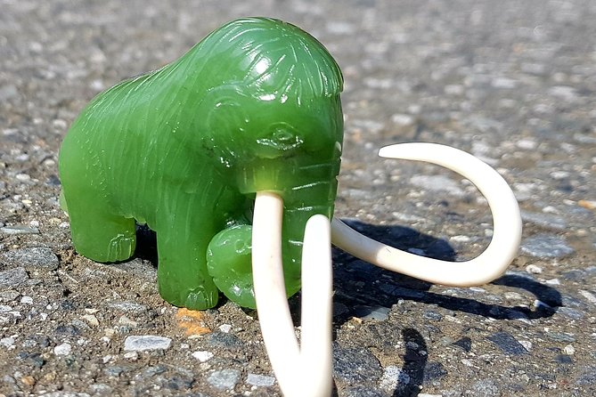 Custom Made Jade Carvings - Inclusions and Amenities