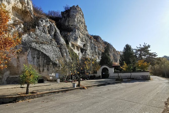 Day Trip in Veliko Tarnovo Bulgaria From Bucharest - Transportation and Accessibility