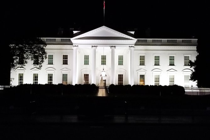 DC Smartphone Photo Safari at Night - Guided by a Professional Architectural Photographer