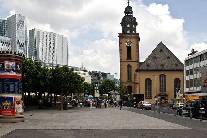 Departure Transfer: Frankfurt to Frankfurt Airport FRA by Van - Benefits of Private Transfers
