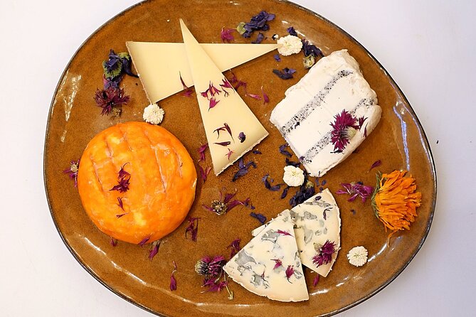 Discover French Cheese, Amazing Wines and Surprising Pairings! - Pairing Cheese and Wine: A Harmonious Delight