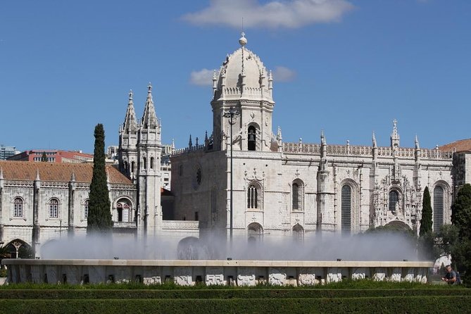 Discover Lisbon by Comfy Van - Private Half Day Tour - Experiencing the Citys Vibrant Culture