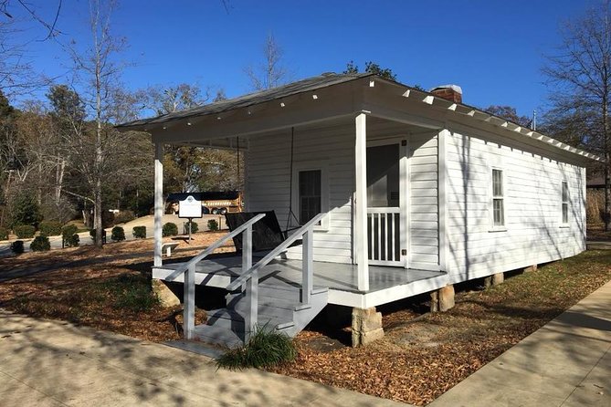 Elvis Presleys Childhood Home Sightseeing Daytrip From Memphis - Walk of Life Trail