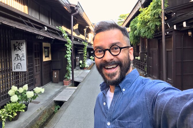EXPERIENCE TAKAYAMA OLD TOWN & MORNING MARKETS in 1 Hour! - Experiencing Local Culture and Hospitality