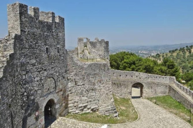 Explore Berat(UNESCO) From Tirana/Durres - Delectable Lunch and Dinner
