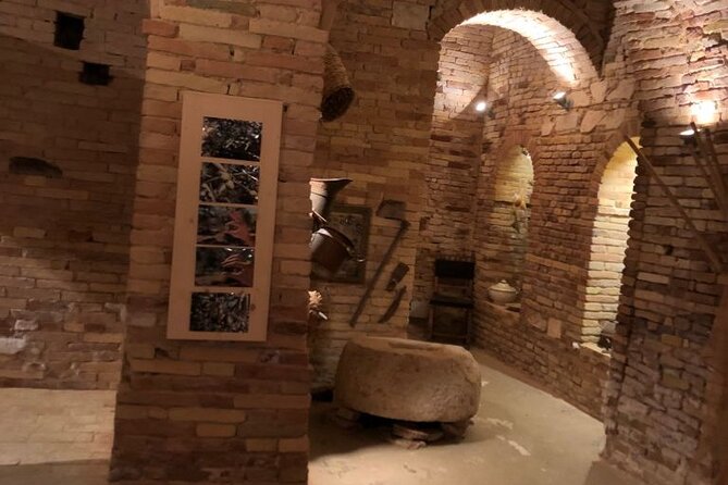 Extra Virgin Olive Oil Walking Tour With Lunch in the Museum - Uncover the Secrets of Olive Oil