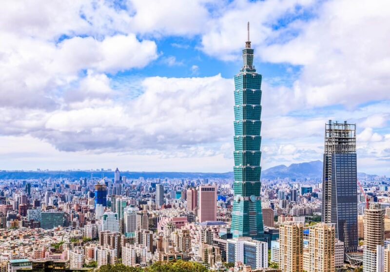 🚗 Private Car: 8-Hour Customized Taipei City Exploration! - Delightful Taiwanese Culinary Delights