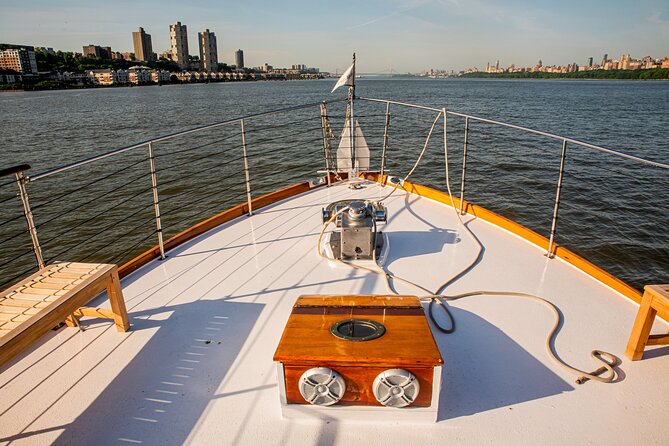 Fall Foliage Cruise on Yacht Full Moon Review - Capturing the Moment: Photography Opportunities
