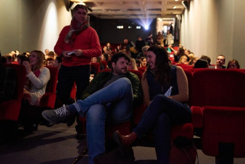French Films With English Subtitles in Paris - Included Amenities