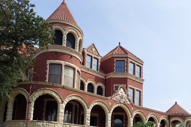 Galveston Mansions and Murder Walking Tour - The Perfect Balance of History and Entertainment