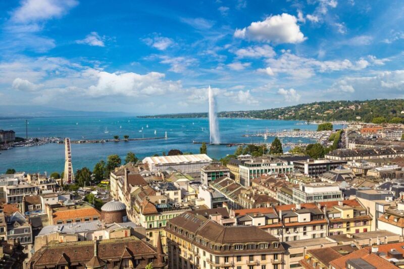 Geneva Old Town: Walking In App Audio Tour (ENG) - Tour Features