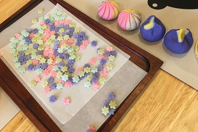 Ginza MANNENDO Wagashi Workshop With Master Yoshi - Matcha and Tea Tasting