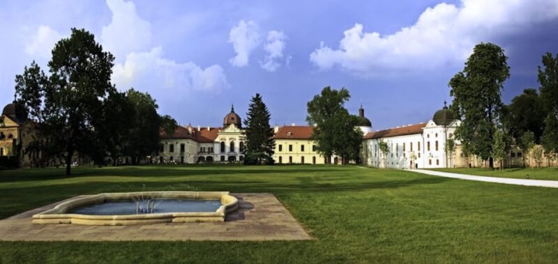 Gödöllő: The Royal Palace of Gödöllő Ticket - Visitor Meeting Point