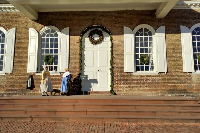 Guided Colonial Christmas Tour in Williamsburg - Accessibility and Additional Information