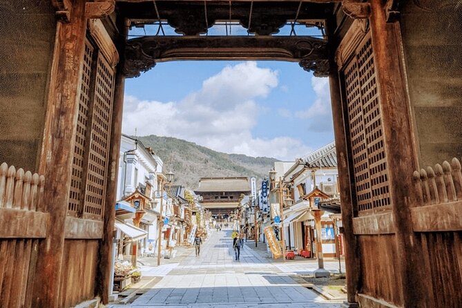Half Day Tea Ceremony and Zenkoji Experience Tour - Sake Tasting