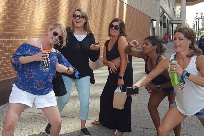 Hartford Scavenger Hunt by Crazy Dash - Enjoy a Guided City Tour