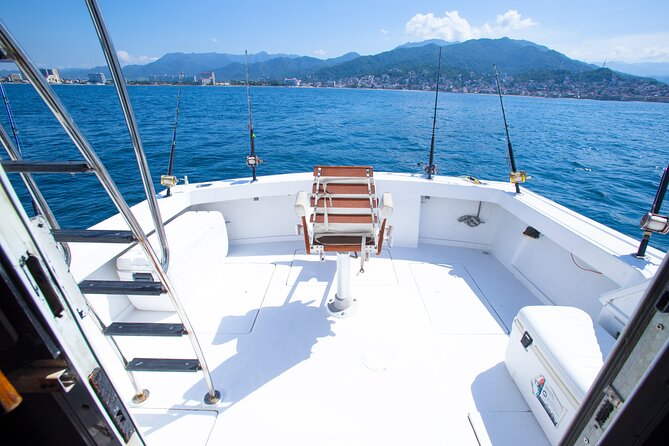 Hatteras 42-44 Classic Yachts in Puerto & Nuevo Vallarta - Meeting and Pickup Details